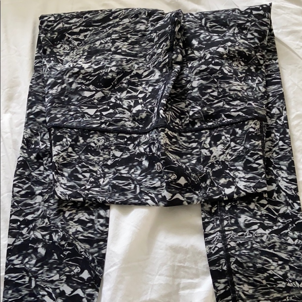Black/gray lululemon leggings